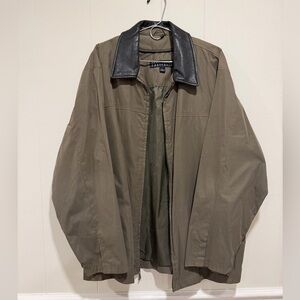 Perry Ellis Men's Olive Jacket with Black Collar